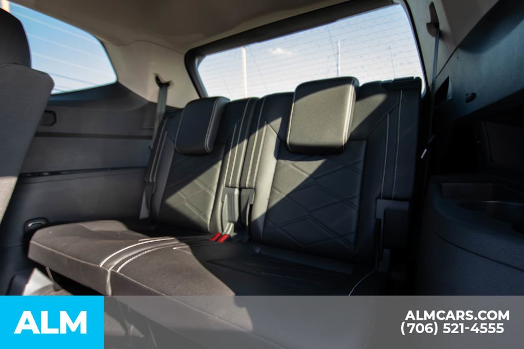 Used 2025 Volkswagen Atlas SE image 11