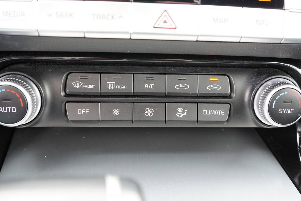 Certified 2020 Kia Stinger GT1 image 29