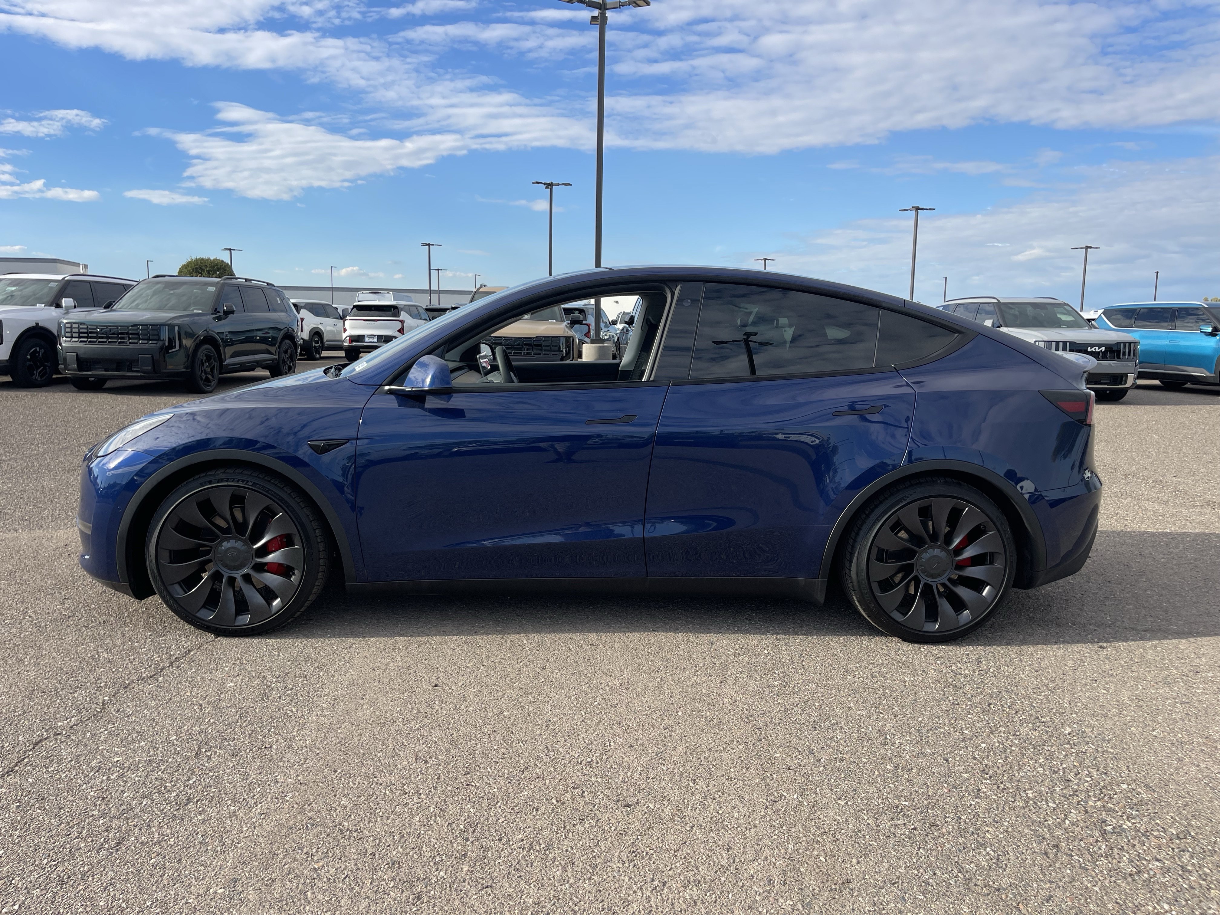 Used 2022 Tesla Model Y Performance AWD/4WD image 3