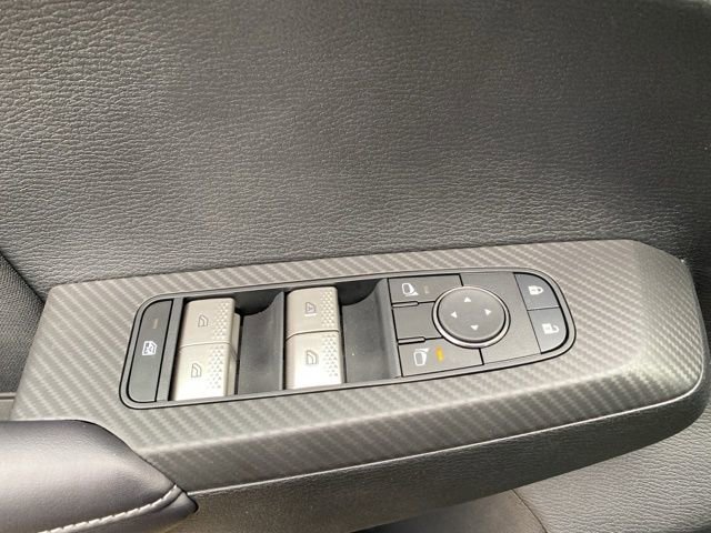 New 2025 Mitsubishi Outlander ES image 17