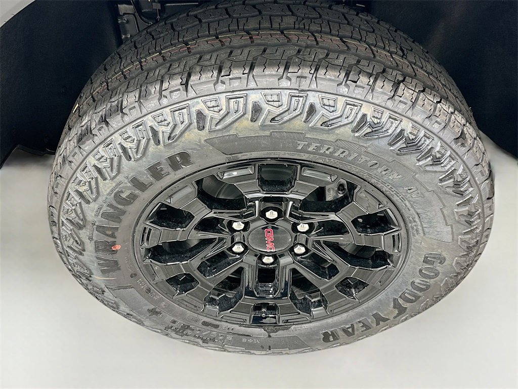 New 2026 GMC Canyon Elevation w/ Convenience Package image 31