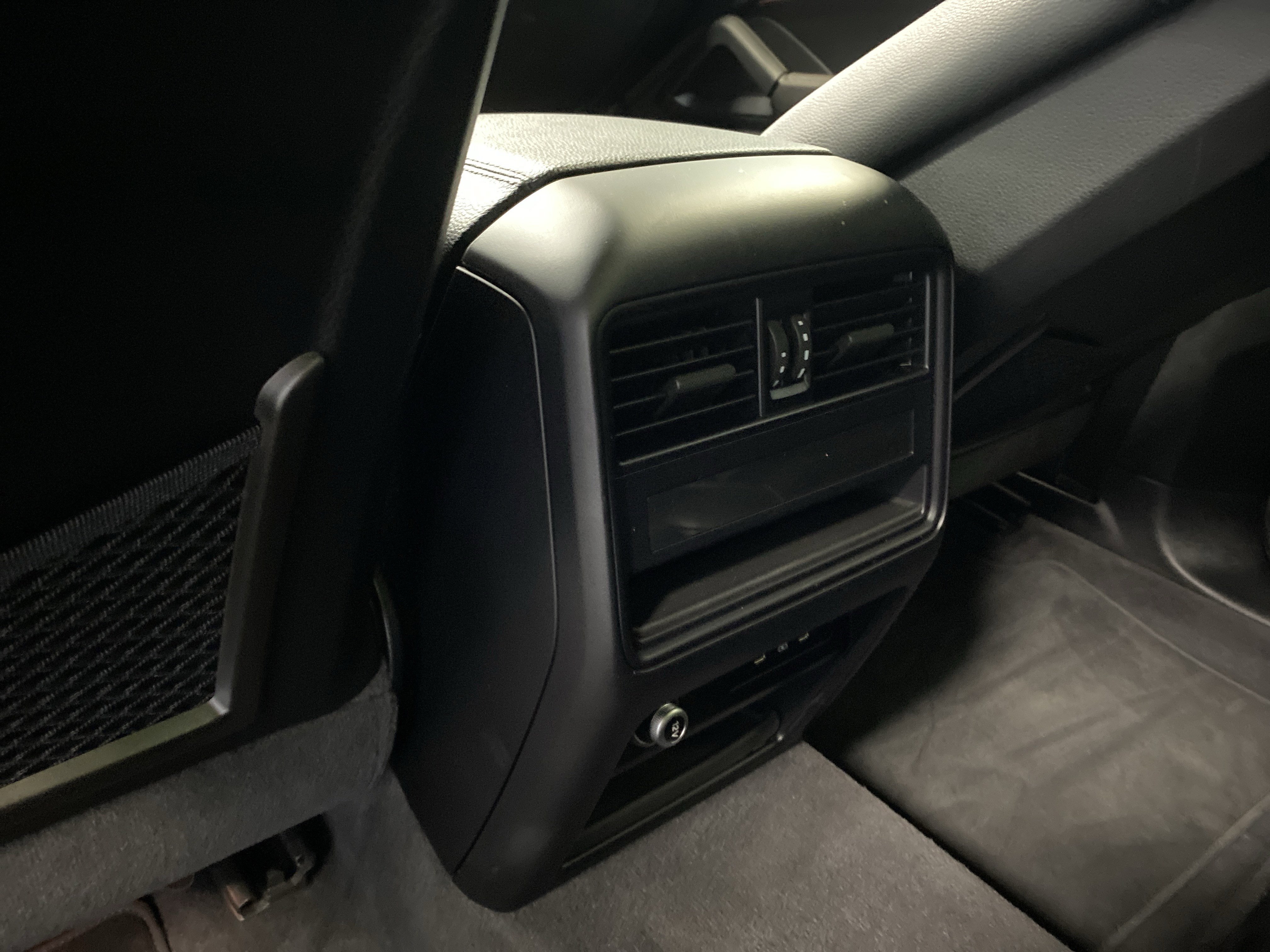 Used 2024 Porsche Cayenne image 31