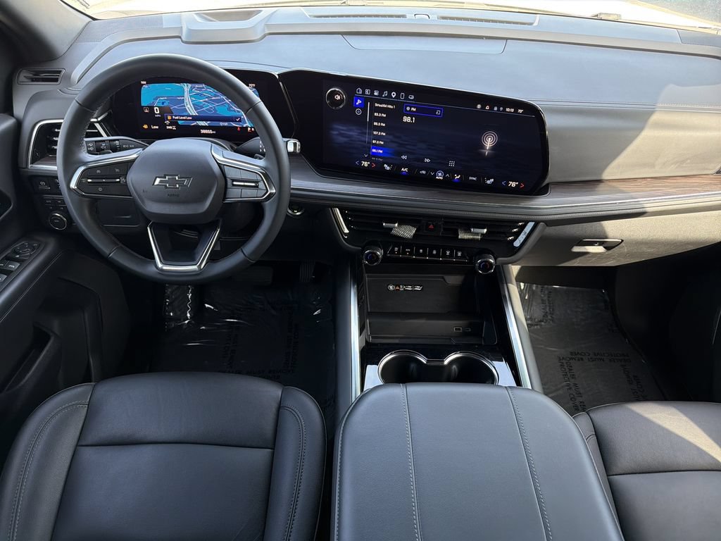 Used 2025 Chevrolet Tahoe Z71 AWD/4WD image 2