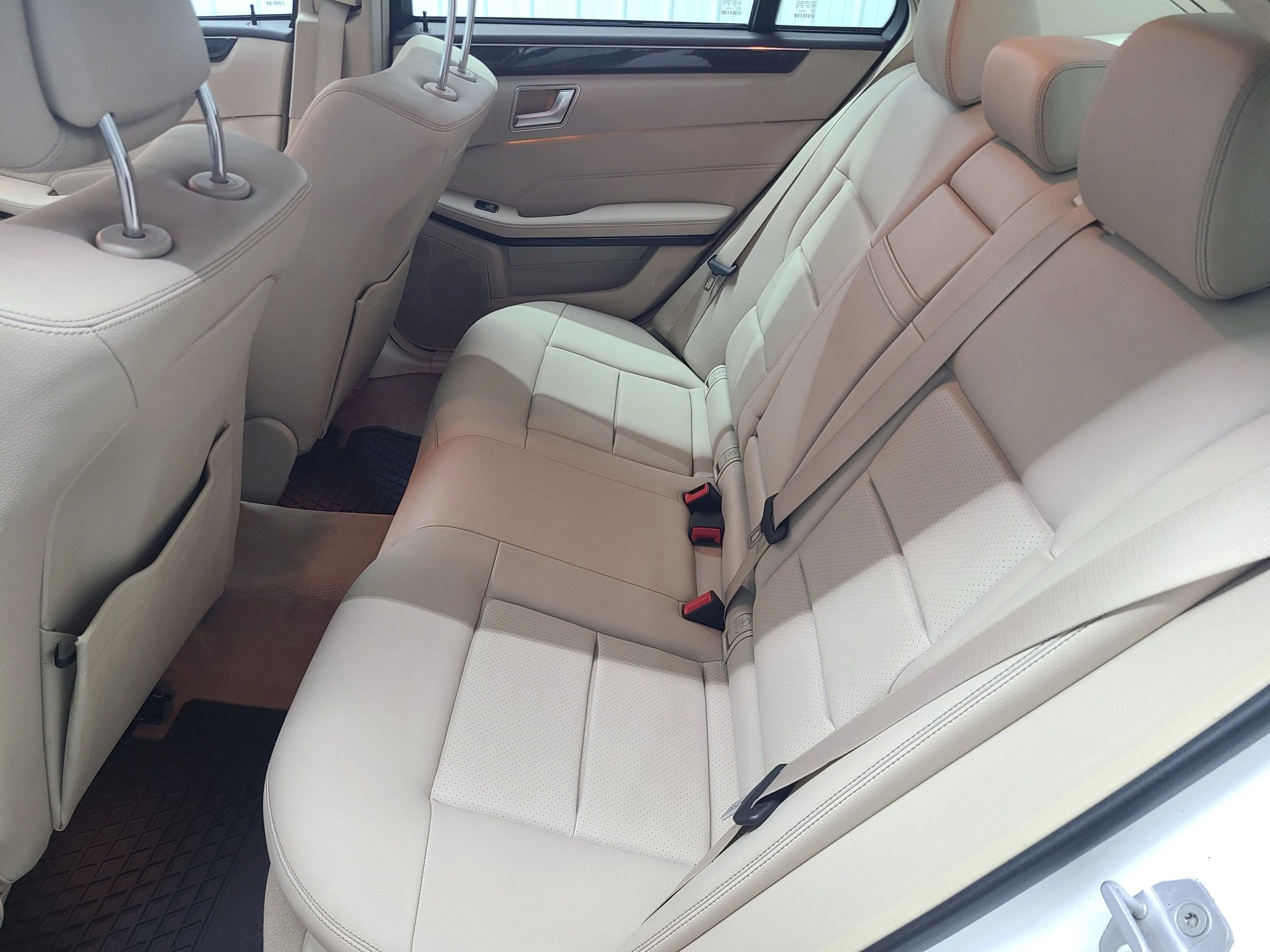 Used 2014 Mercedes-Benz E 350 Sedan image 37