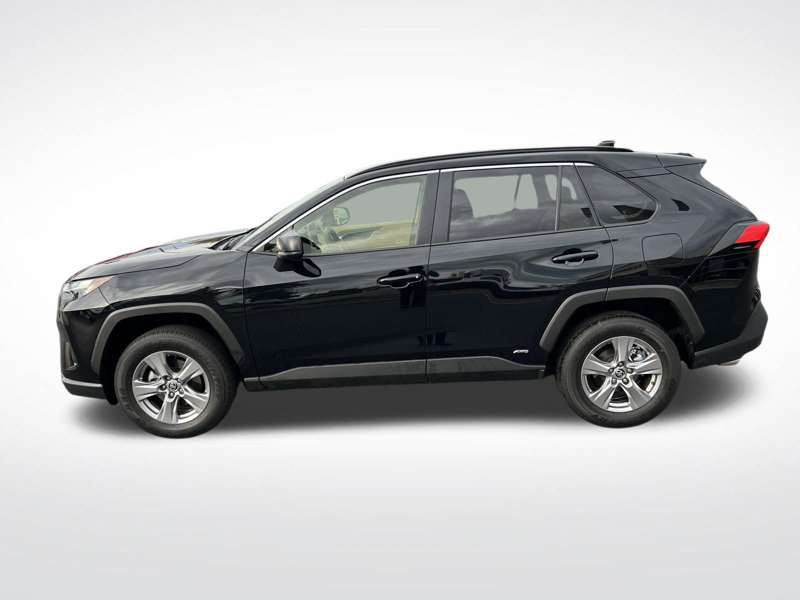 Used 2023 Toyota RAV4 LE image 2