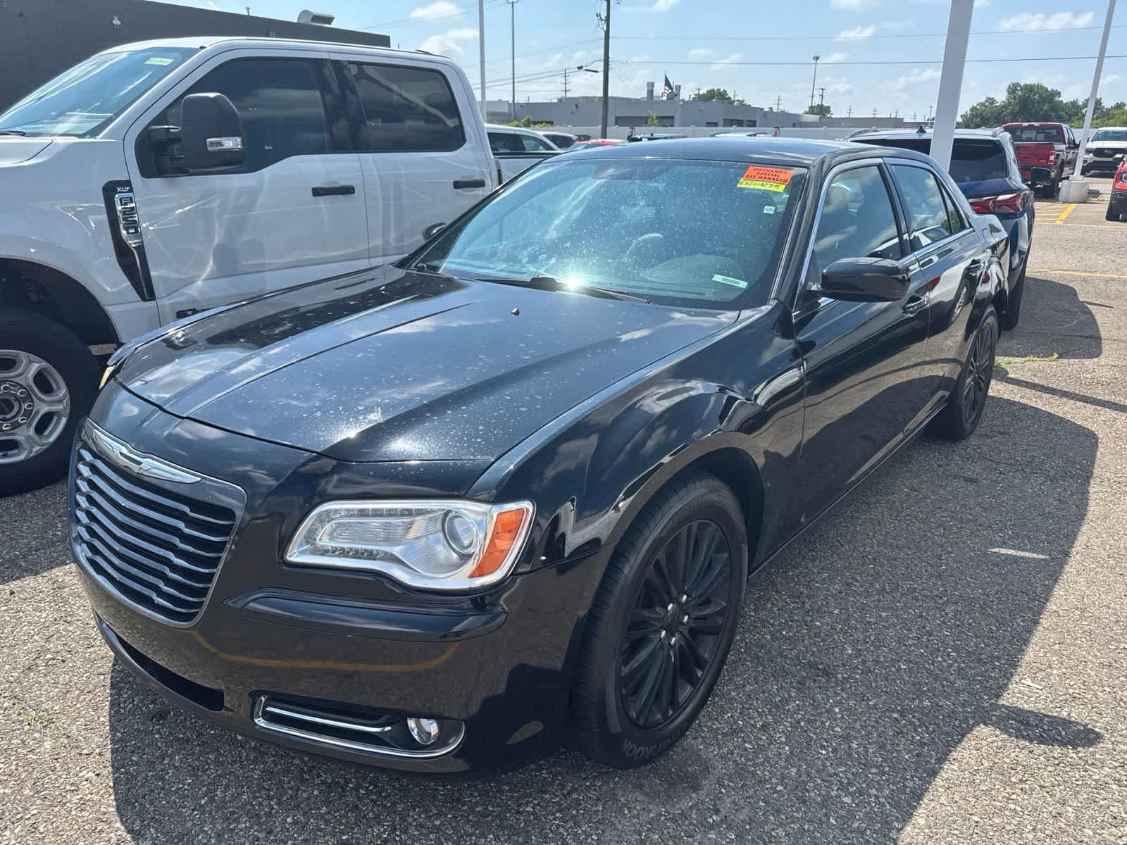 Used 2014 Chrysler 300 AWD w/ Driver Convenience Group image 2
