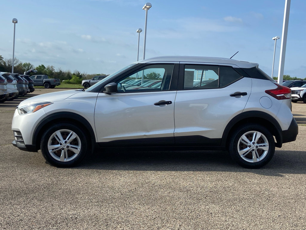 Used 2019 Nissan Kicks S image 7