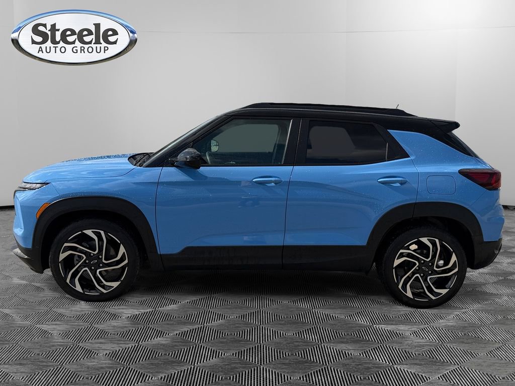 Used 2024 Chevrolet TrailBlazer RS w/ Driver Confidence Package image 2