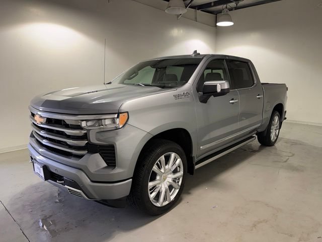 Used 2025 Chevrolet Silverado 1500 High Country AWD/4WD image 3