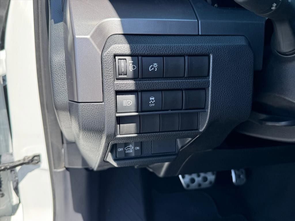 Used 2025 Toyota Tacoma TRD Sport AWD/4WD image 20