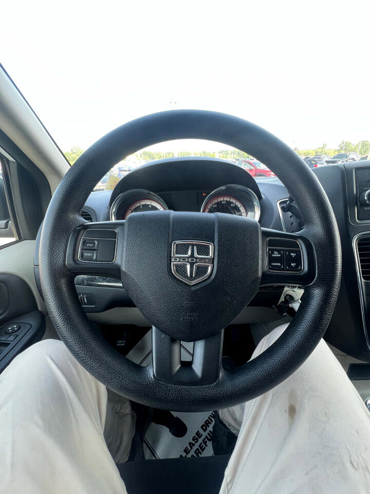 Used 2014 Dodge Grand Caravan SXT image 15