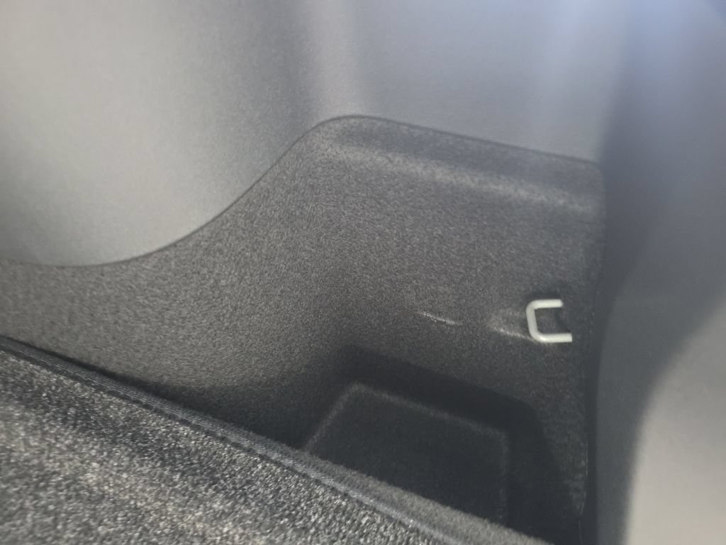 New 2026 Volkswagen Tiguan SE R-Line AWD/4WD image 17