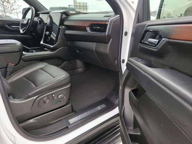 Used 2025 GMC Yukon Denali image 7
