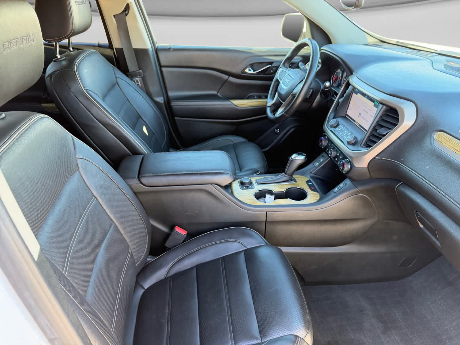 Used 2018 GMC Acadia Denali w/ Technology Package AWD/4WD image 16
