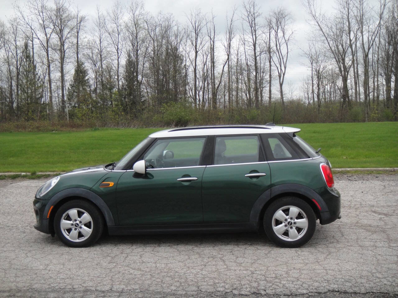 Used 2015 MINI Cooper 4-Door Hardtop FWD image 6