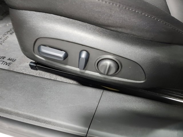 Used 2024 Chevrolet Malibu LT image 23