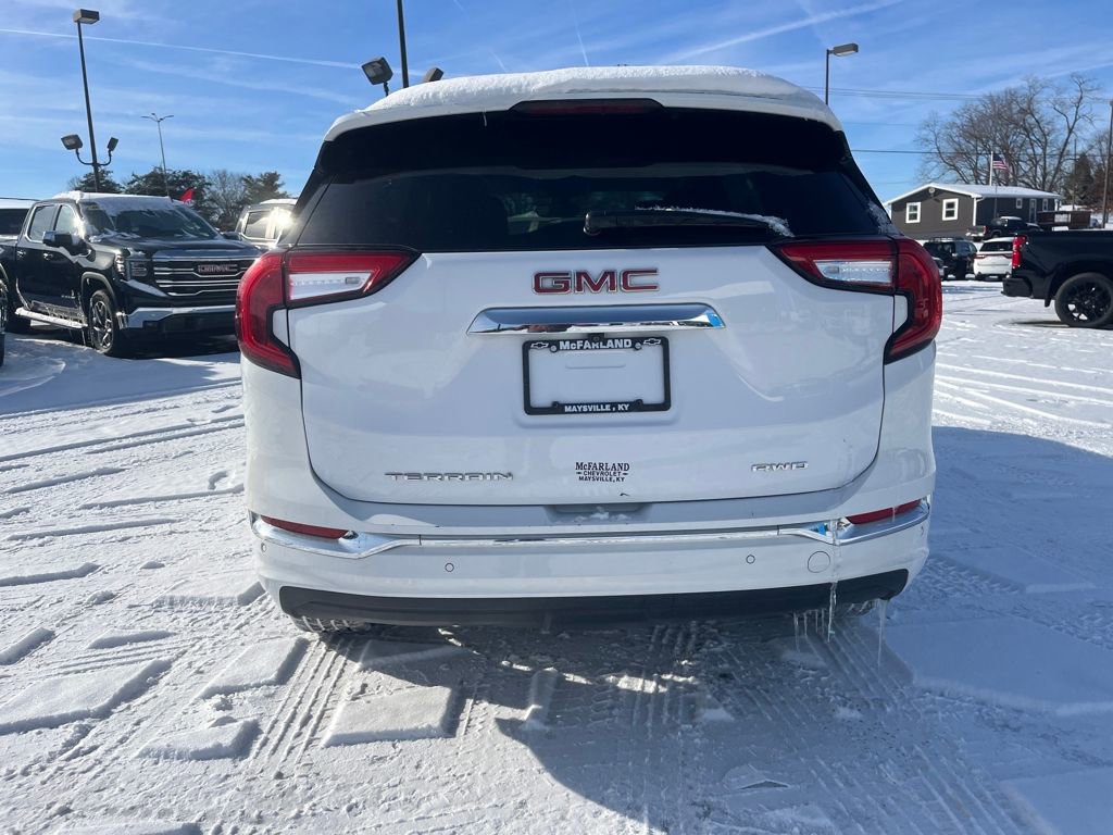Used 2022 GMC Terrain Denali w/ Denali Premium Package image 4