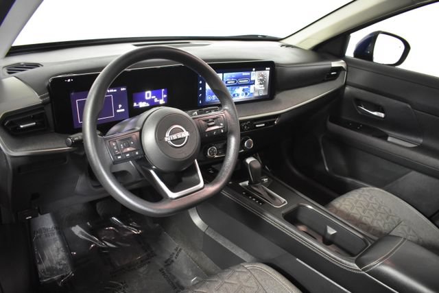 Used 2025 Nissan Kicks SV w/ SV Premium Package AWD/4WD image 12
