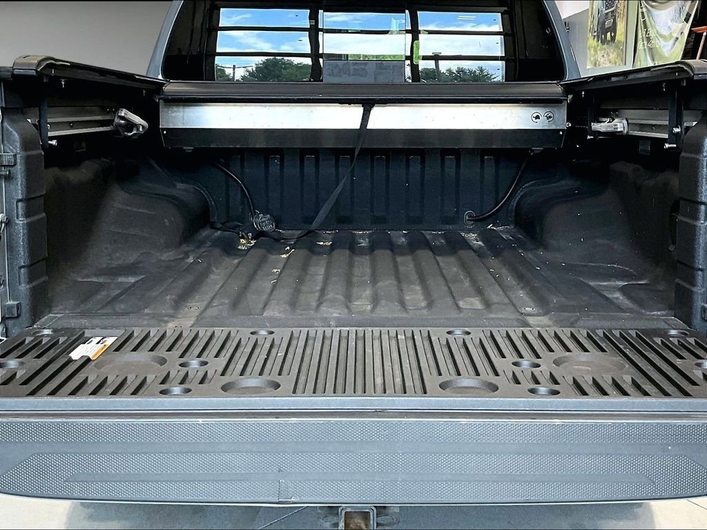 Used 2023 Nissan Frontier PRO-4X w/ Pro Convenience Package image 9