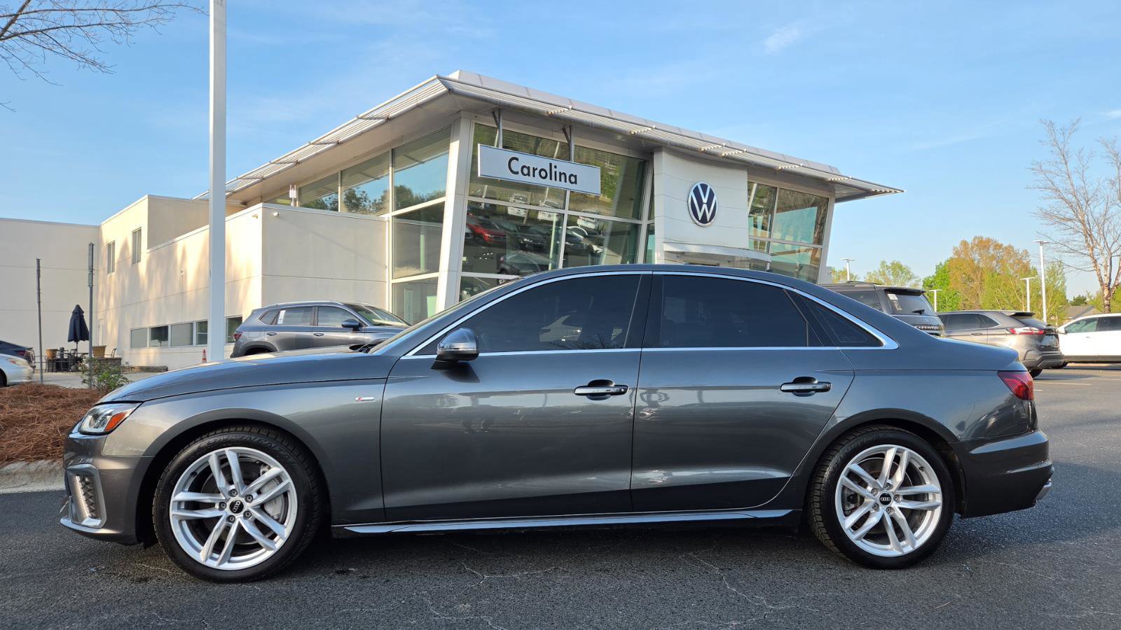 Used 2021 Audi A4 2.0T Premium Plus w/ Premium Plus Package image 2