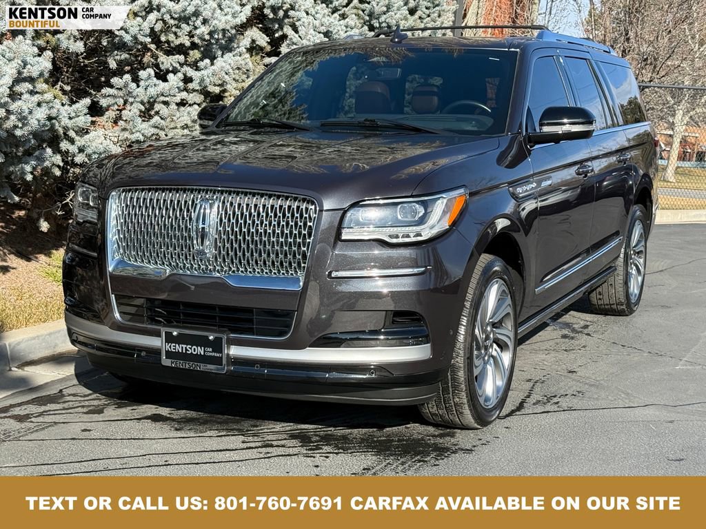Used 2024 Lincoln Navigator L Reserve image 3