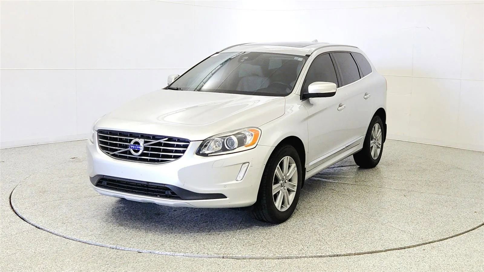 Used 2017 Volvo XC60 T5 Inscription w/ Preferred Option Package AWD/4WD image 3