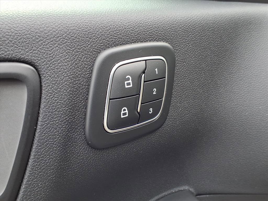 Certified 2022 Ford Escape Titanium w/ Class II Trailer Tow Package image 6