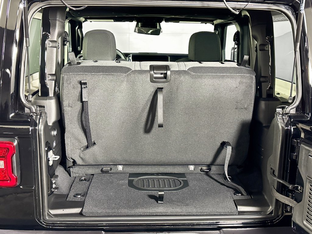 New 2026 Jeep Wrangler Rubicon AWD/4WD image 20