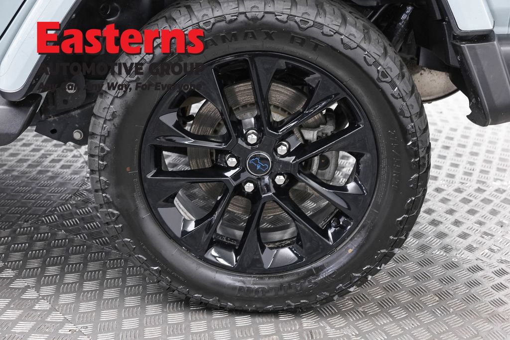 Used 2024 Jeep Wrangler Unlimited Sahara w/ Technology Group AWD/4WD image 35