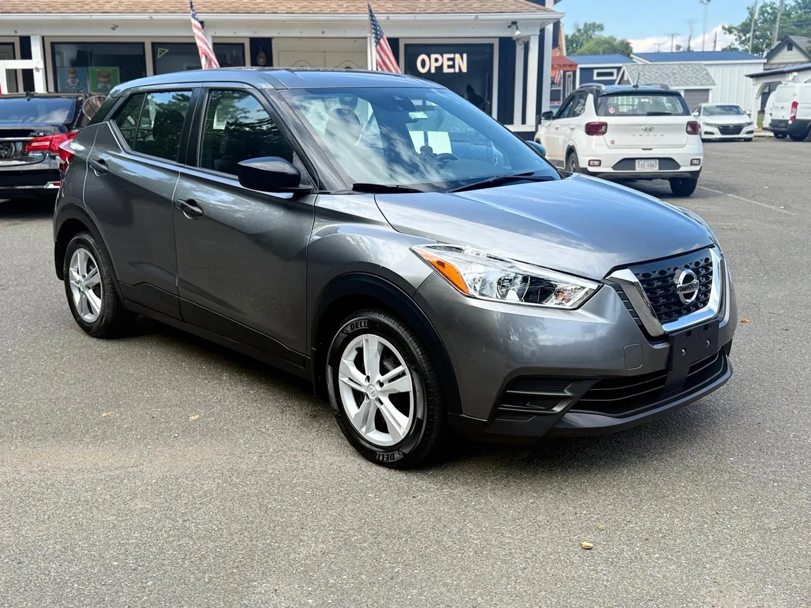 Used 2020 Nissan Kicks S FWD image 9