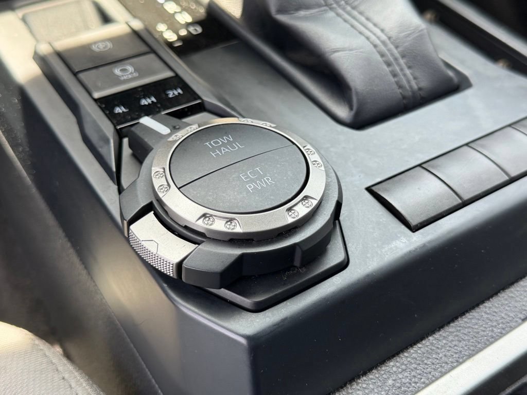 Certified 2025 Toyota Tacoma SR5 AWD/4WD image 26