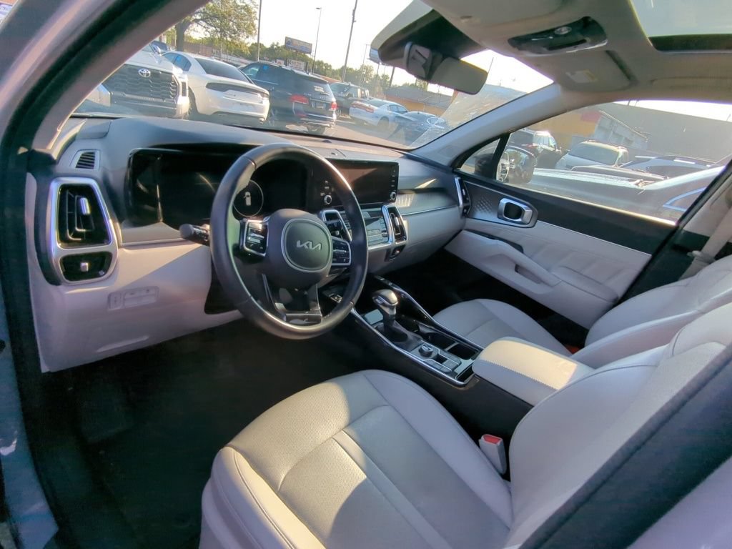 Used 2023 Kia Sorento SX FWD image 7