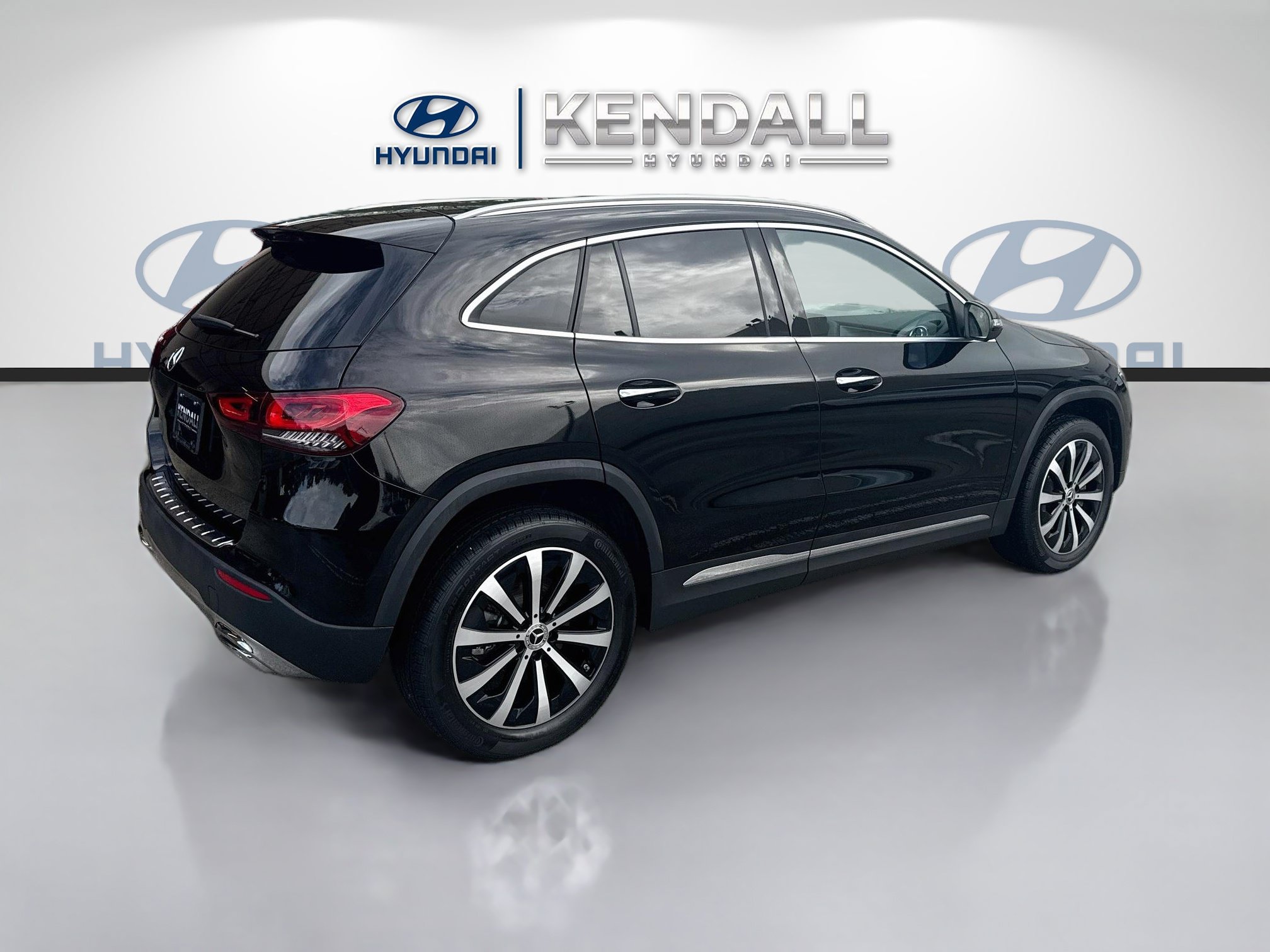 Used 2023 Mercedes-Benz GLA 250 w/ Premium Package image 6
