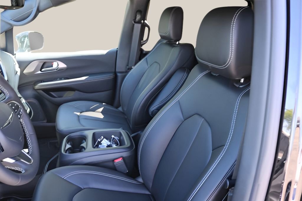 New 2026 Chrysler Pacifica Select FWD image 11