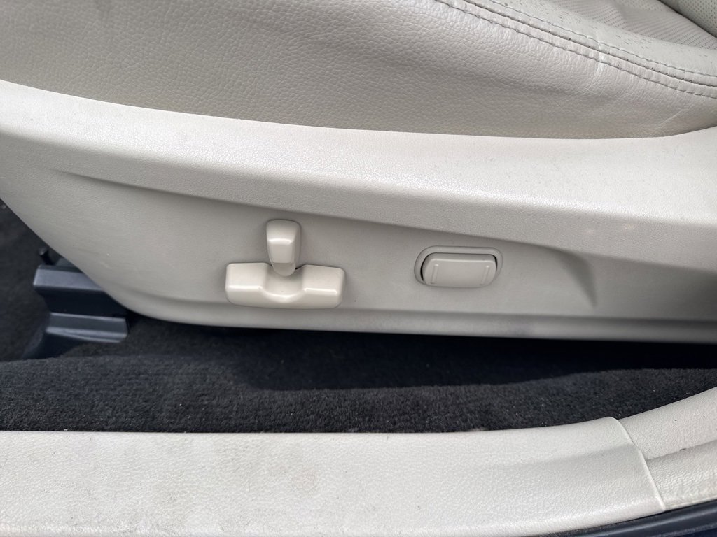 Used 2014 Subaru Outback 3.6R Limited image 16