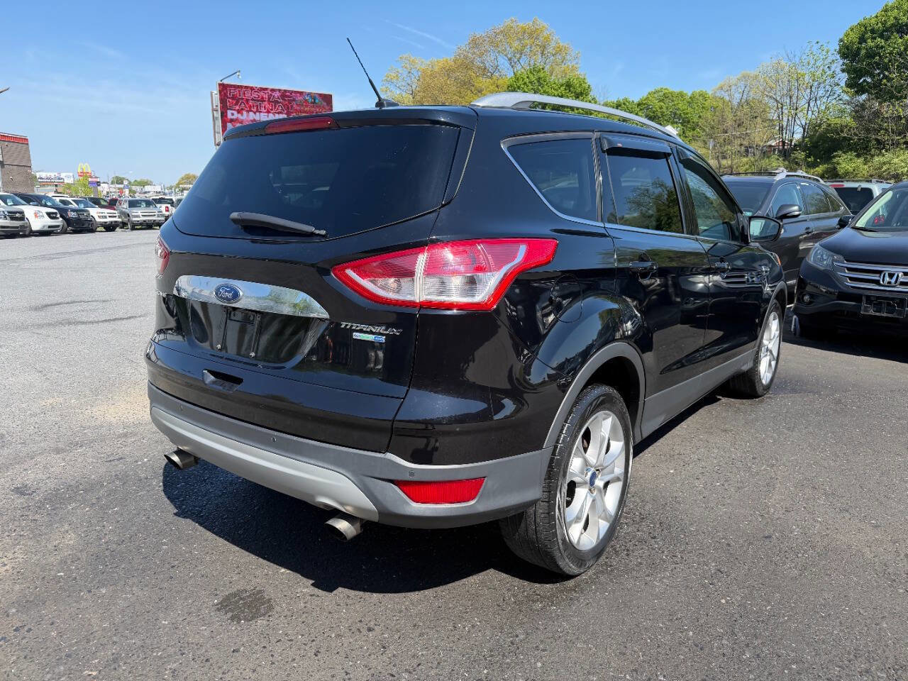 Used 2016 Ford Escape Titanium w/ Equipment Group 301A AWD/4WD image 9