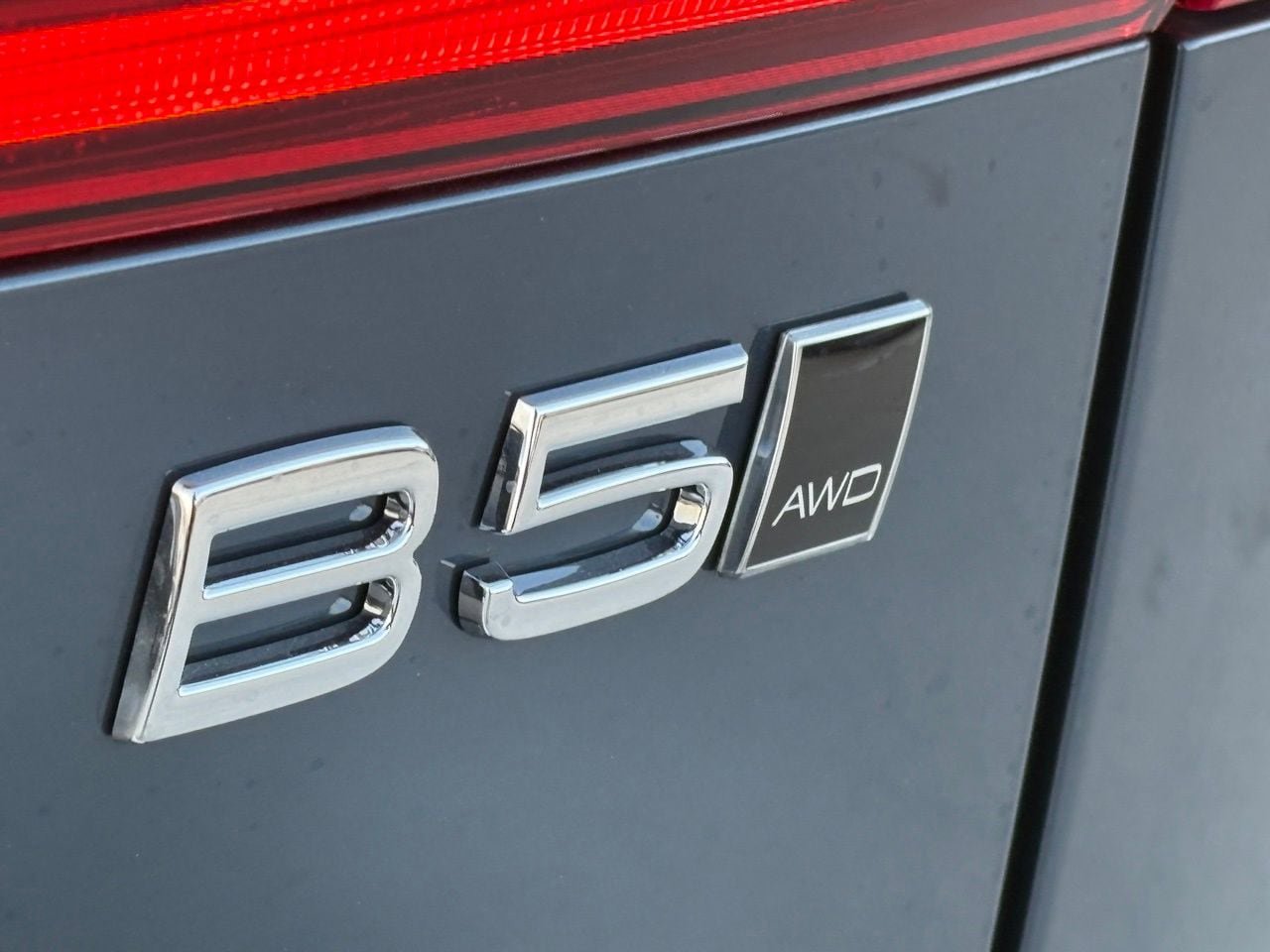 New 2026 Volvo XC60 B5 Ultra w/ Protection Package Premier image 8