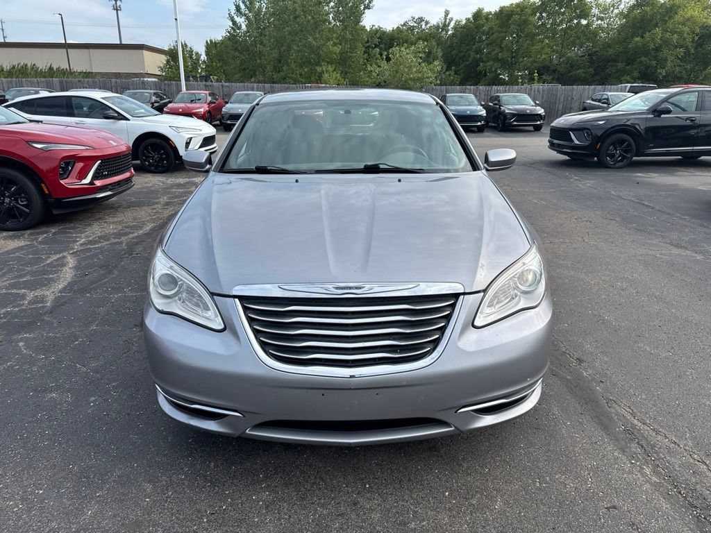 Used 2013 Chrysler 200 LX FWD image 3