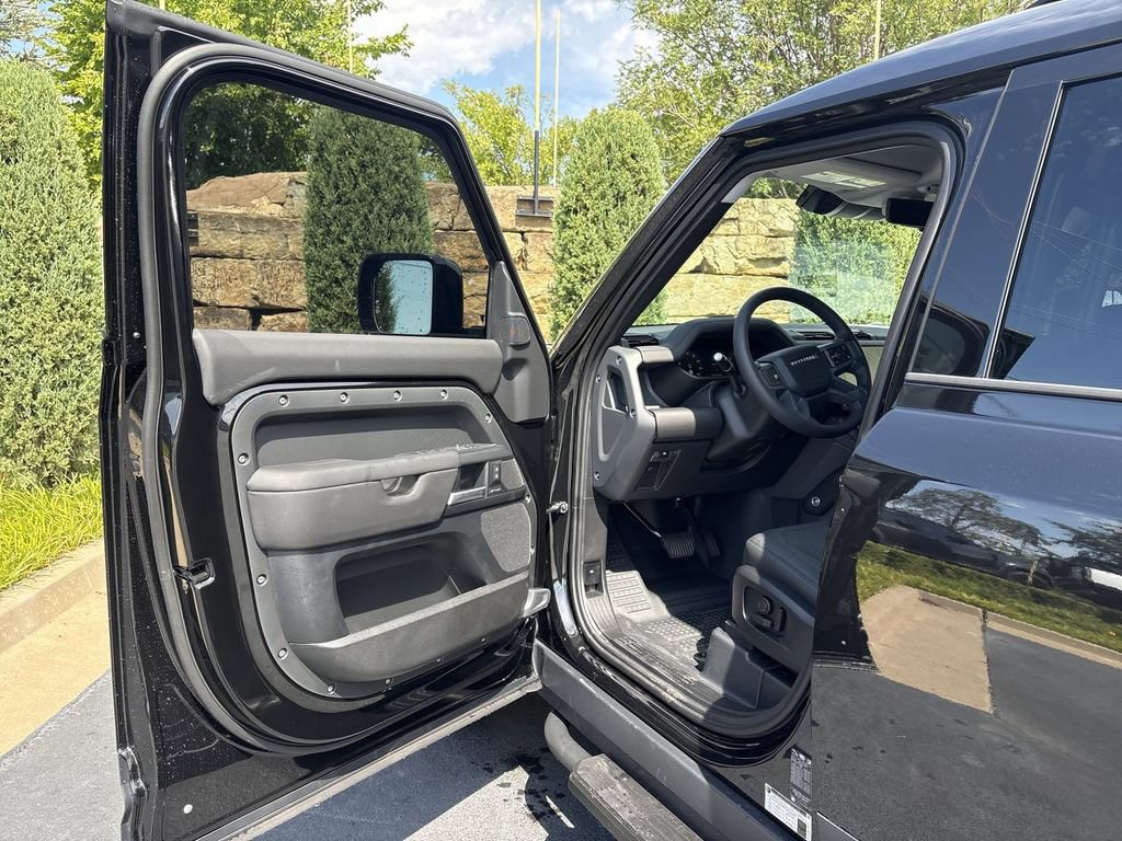 New 2026 Land Rover Defender 110 S AWD/4WD image 17