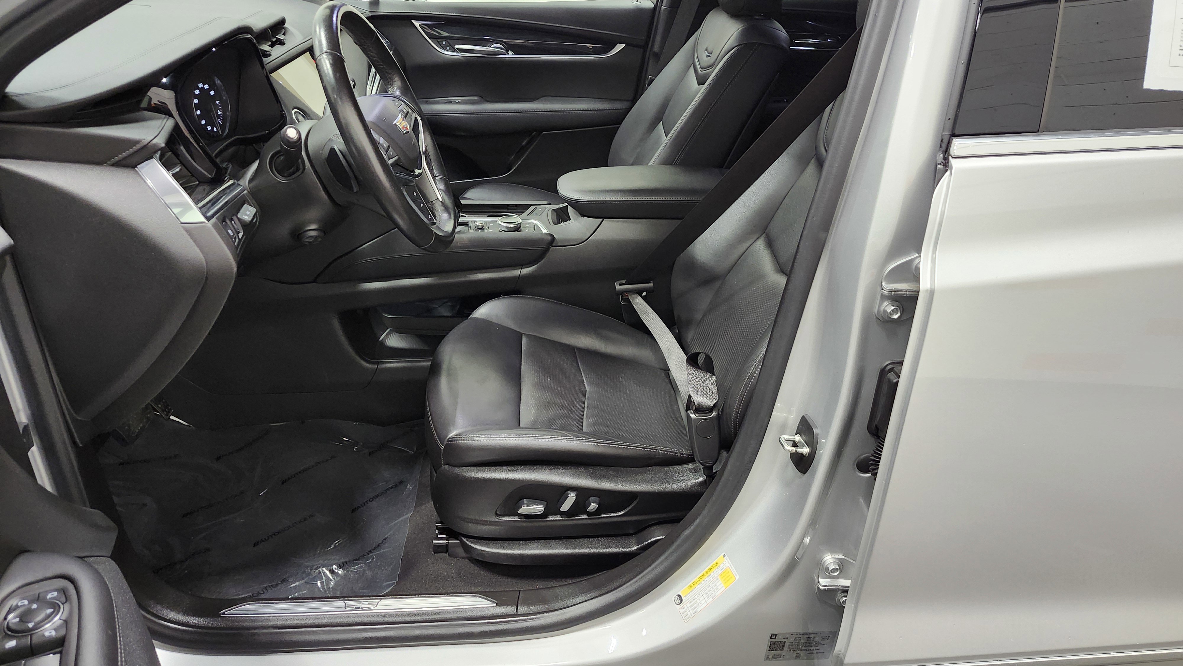 Used 2020 Cadillac XT5 Premium Luxury image 25