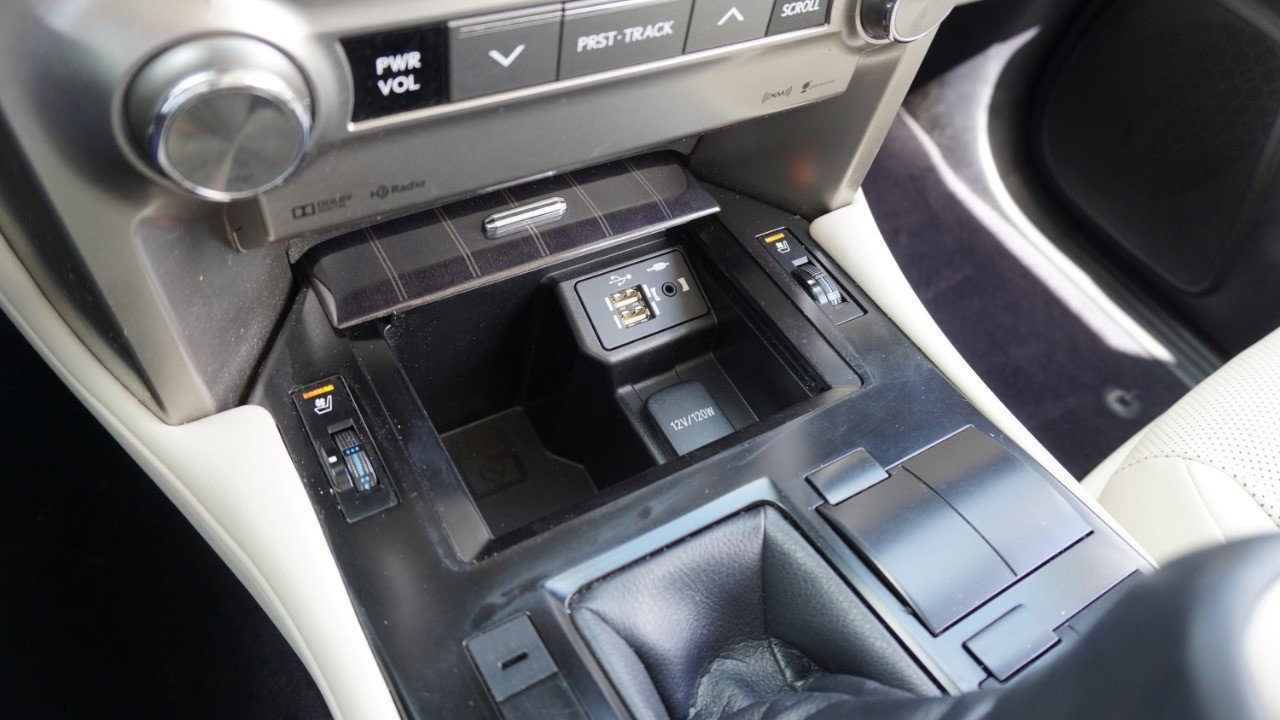 Used 2020 Lexus GX 460 Premium w/ Premium Package image 19