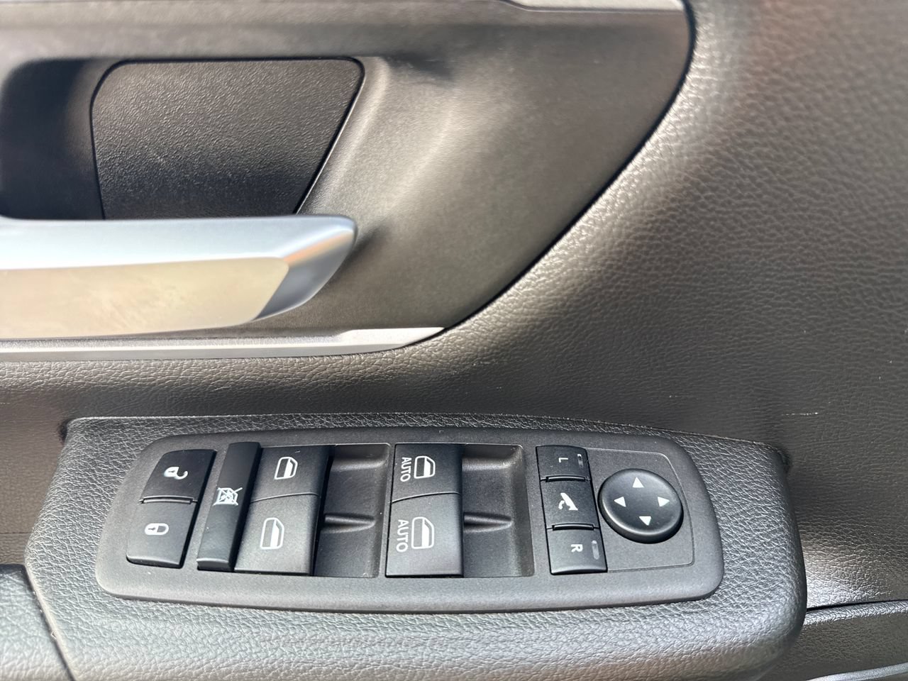 Used 2023 RAM 1500 Big Horn AWD/4WD image 16