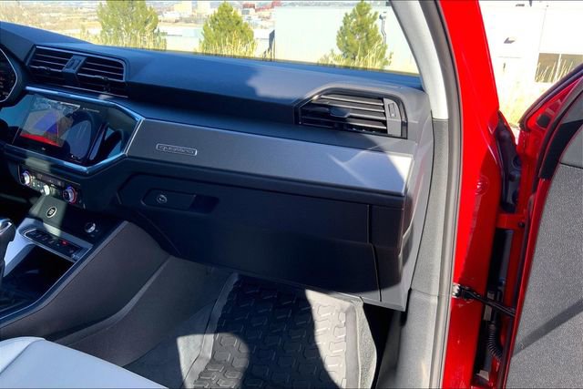 Certified 2024 Audi Q3 2.0T Premium image 16