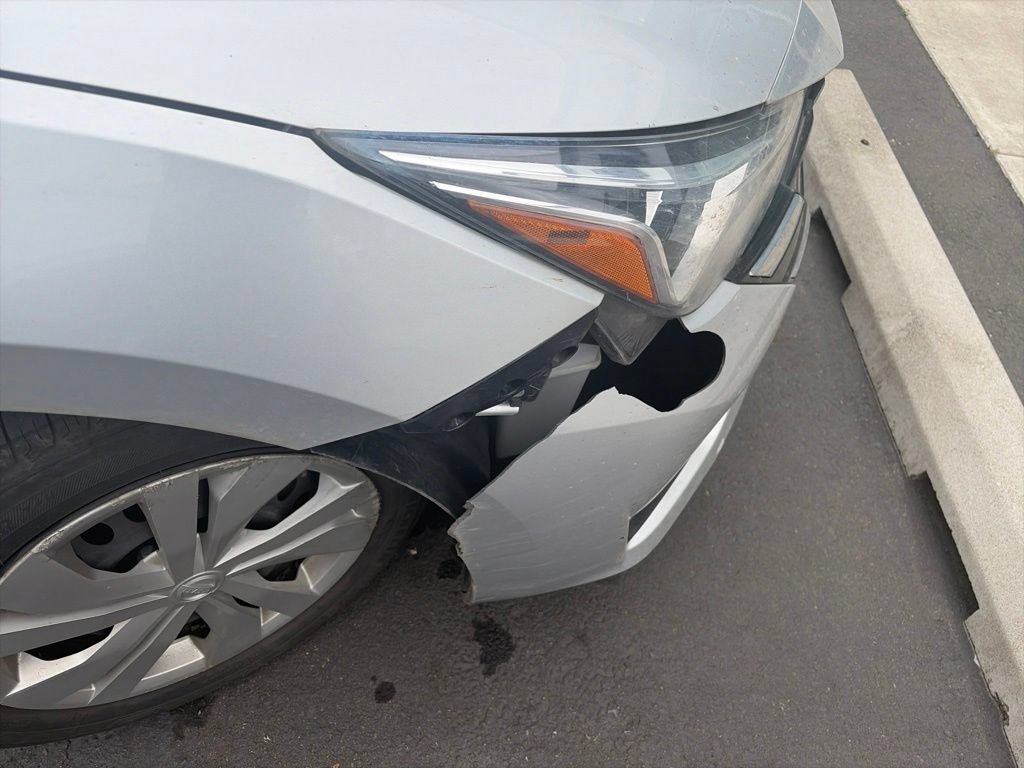 Used 2023 Nissan Versa S w/ Trunk Package FWD image 7