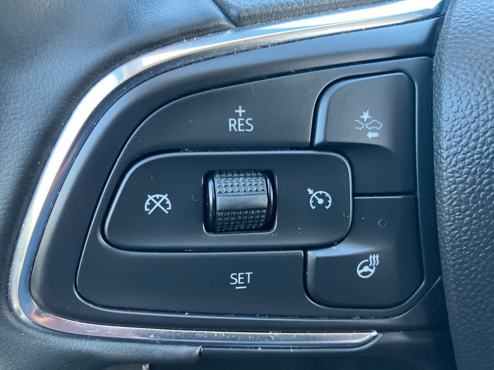 Used 2024 Buick Encore GX Avenir w/ Avenir Convenience Package AWD/4WD image 18