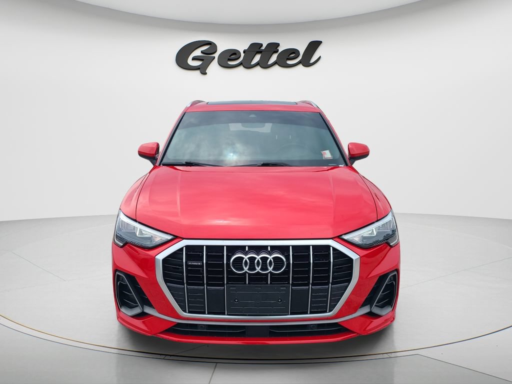 Used 2022 Audi Q3 2.0T Premium w/ Convenience Package AWD/4WD image 2