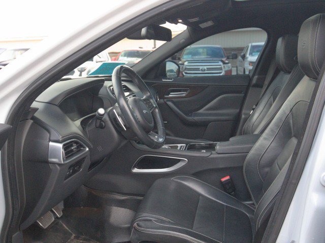 Used 2017 Jaguar F-PACE S image 15