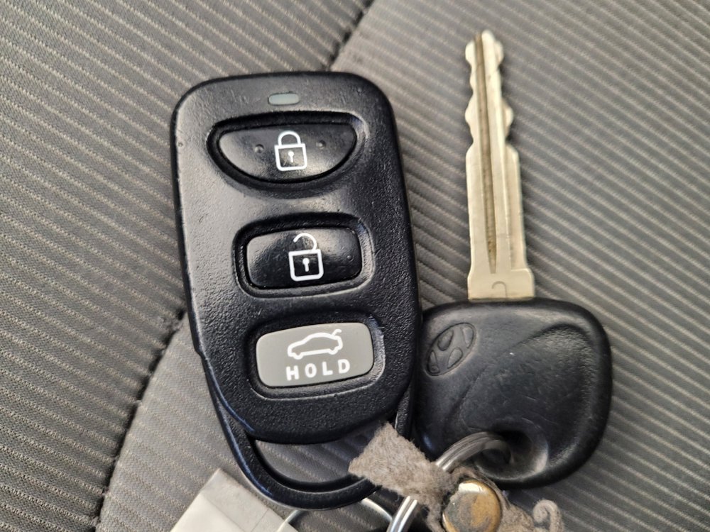 Used 2017 Hyundai Elantra SE image 32