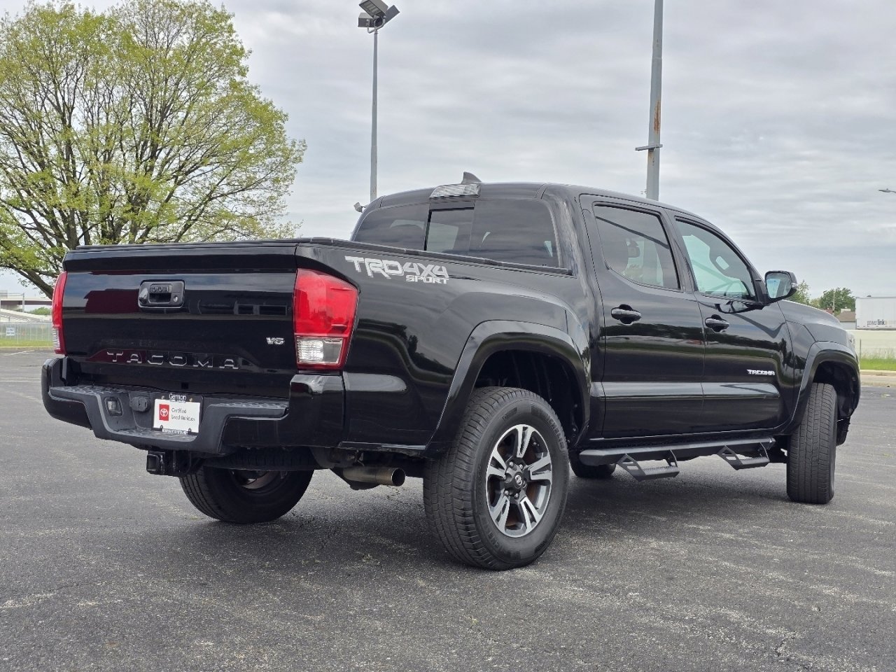 Certified 2017 Toyota Tacoma TRD Sport AWD/4WD image 15