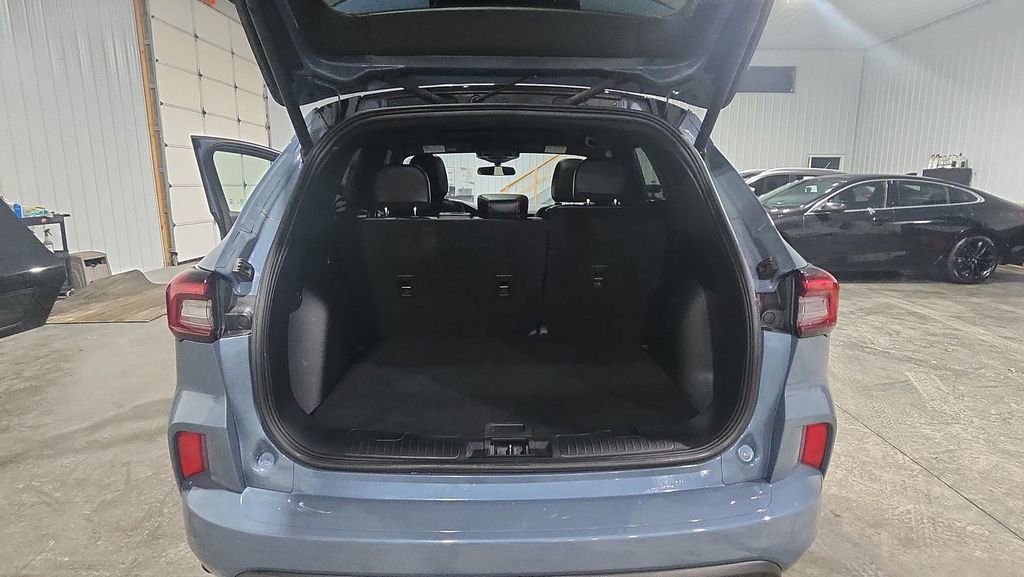 Used 2024 Ford Escape ST-Line Select w/ Class II Trailer Tow Package image 27